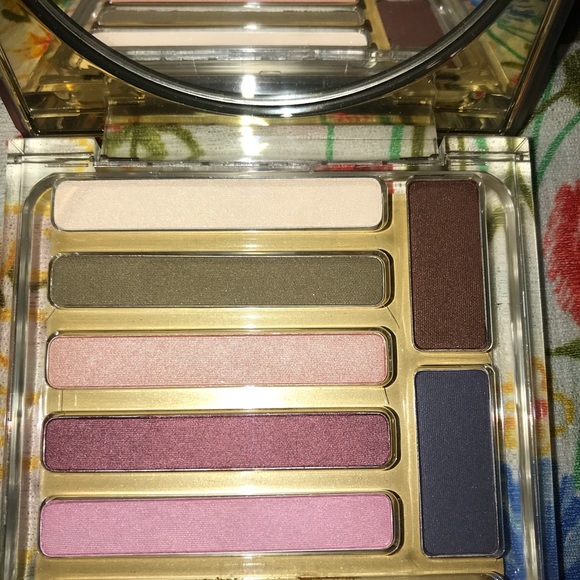 Makeup bundle! - Picture 4 of 7
